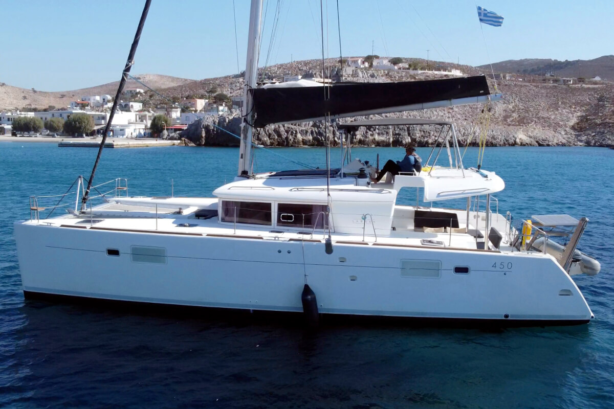 sideshot - Elysium Yachts